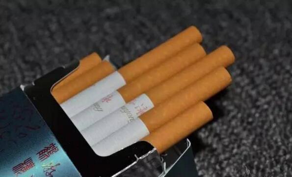 黃鶴樓游泳回歸，爺爺輩最喜愛的香煙品牌