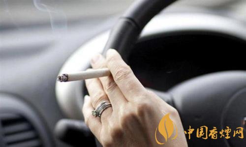 車內(nèi)抽煙更易致癌，車內(nèi)二手煙讓車受傷